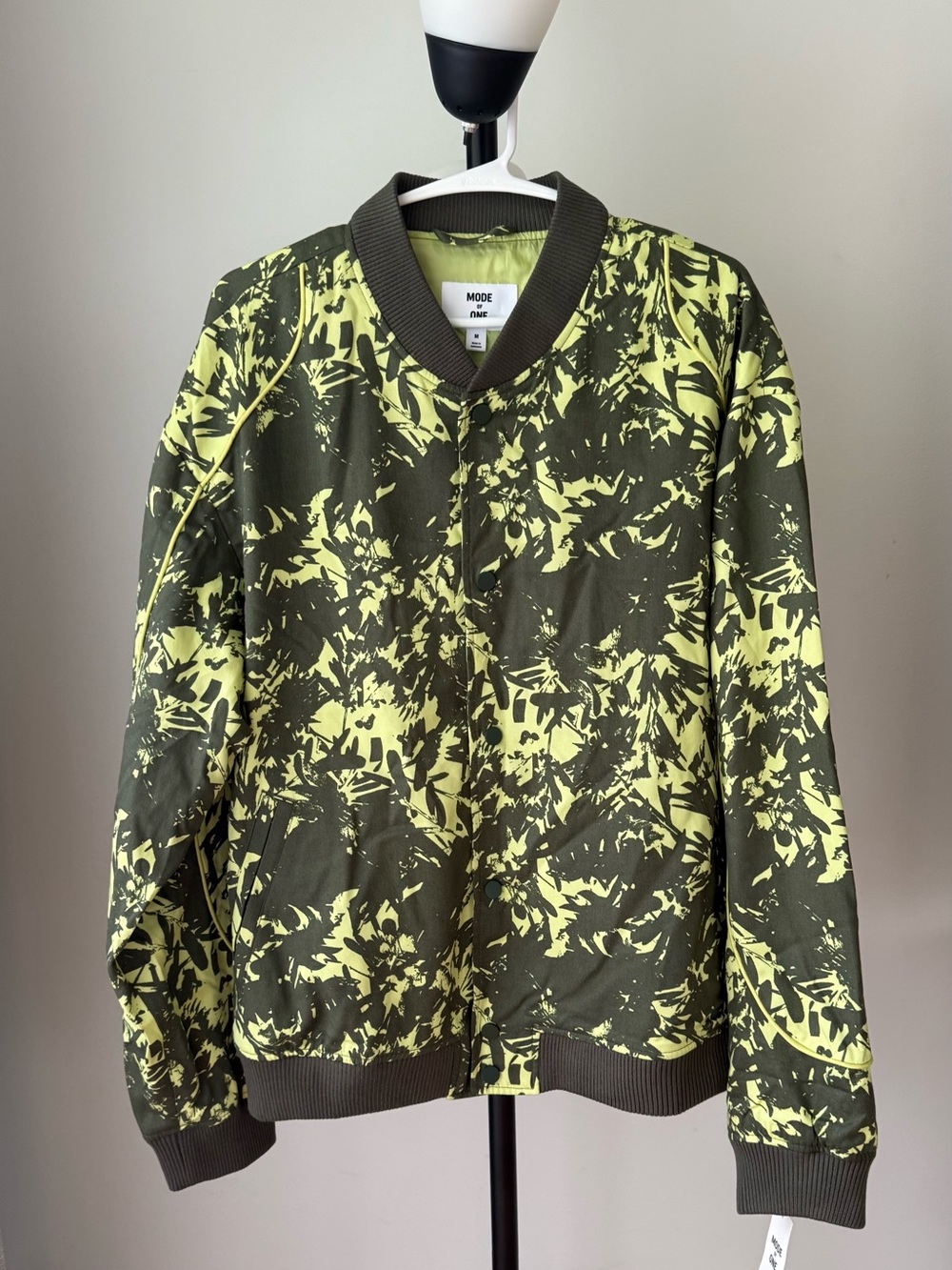 Mode of One Bomber Jacket Men’s M Green Abstract Print Lyocell Cotton